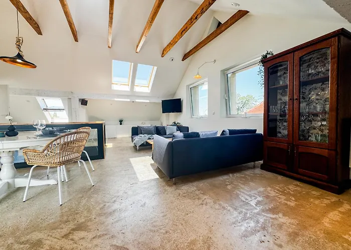 Modern 4Bd, 2 Balcony, Family & Work Haven! Near Park & Bus Stop