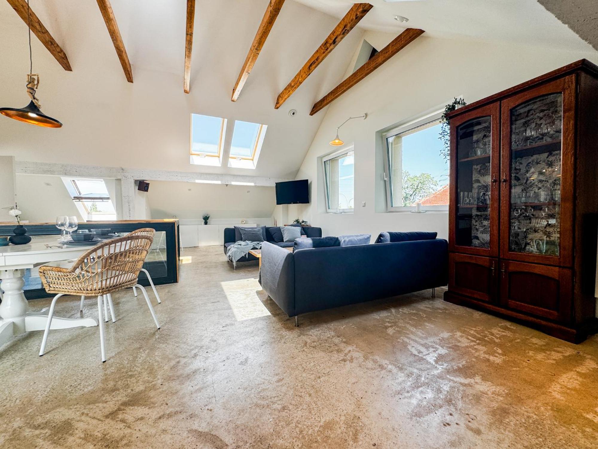 Modern 4bd, 2 Balcony, Family & Work Haven! Near Park & Bus Stop Apartment *