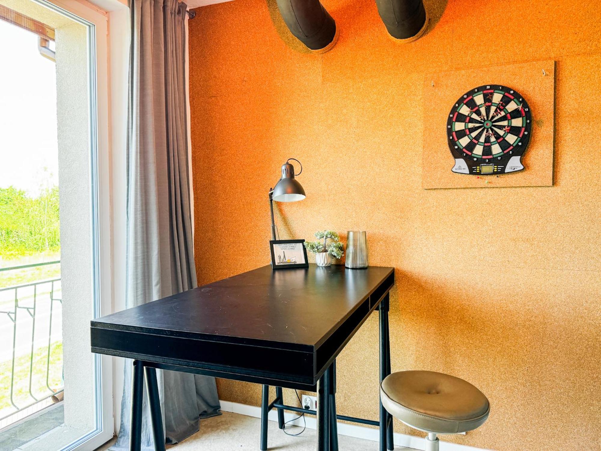 Modern 4bd, 2 Balcony, Family & Work Haven! Near Park & Bus Stop Апартаменти