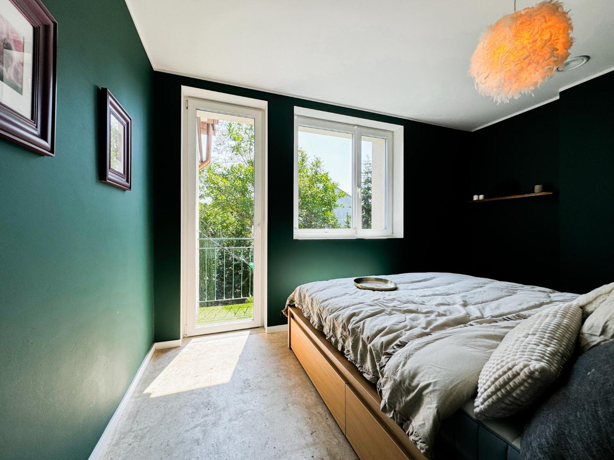 Апартаменти Modern 4bd, 2 Balcony, Family & Work Haven! Near Park & Bus Stop Вроцлав