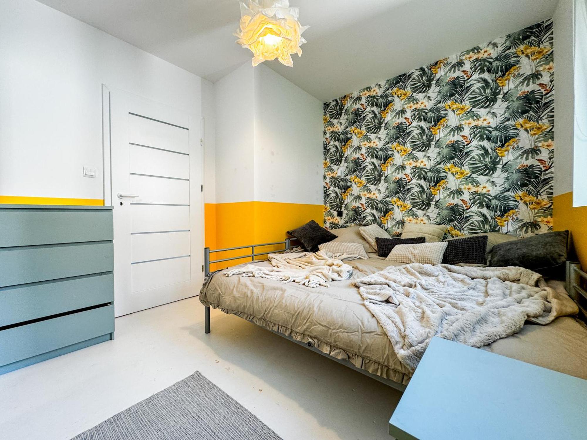 Modern 4bd, 2 Balcony, Family & Work Haven! Near Park & Bus Stop Apartment Wroclaw