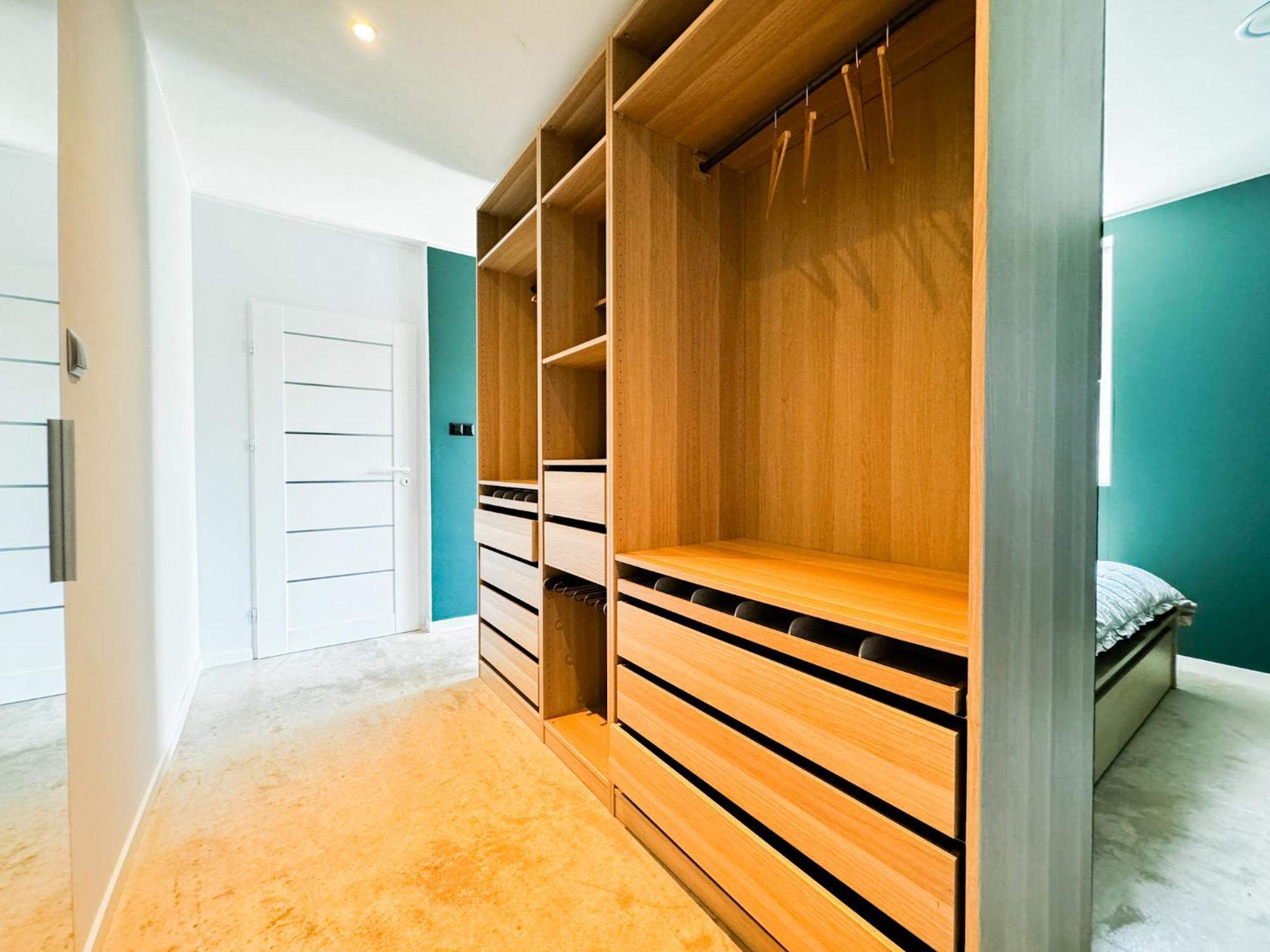 Modern 4bd, 2 Balcony, Family & Work Haven! Near Park & Bus Stop