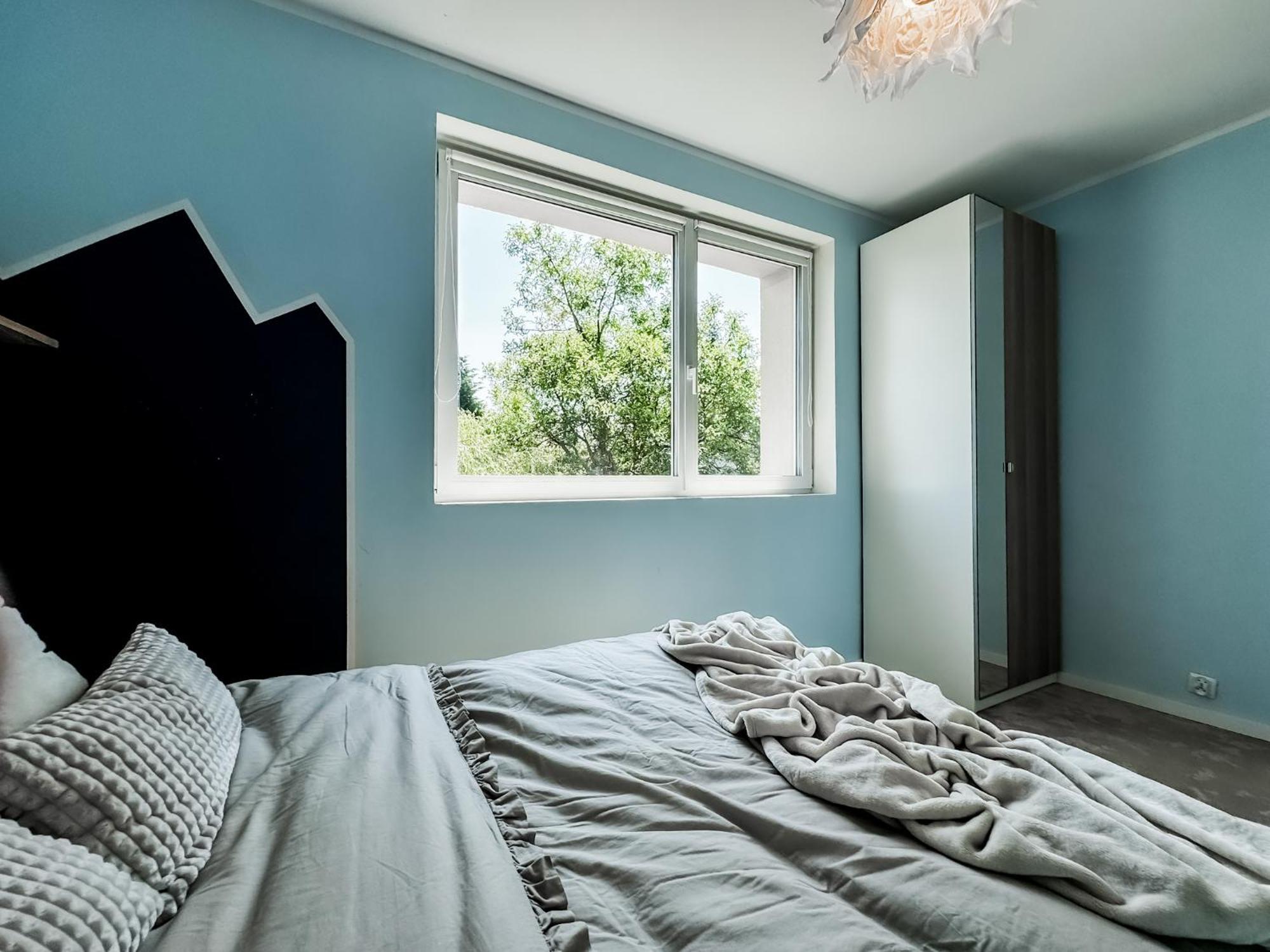 Modern 4bd, 2 Balcony, Family & Work Haven! Near Park & Bus Stop Apartment *